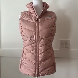The North Face Women's light Pink quilted vest. Size XS. Excellent condition